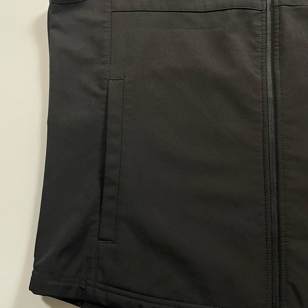 St. John’s Bay Performance Softshell Vest Black L… - image 4
